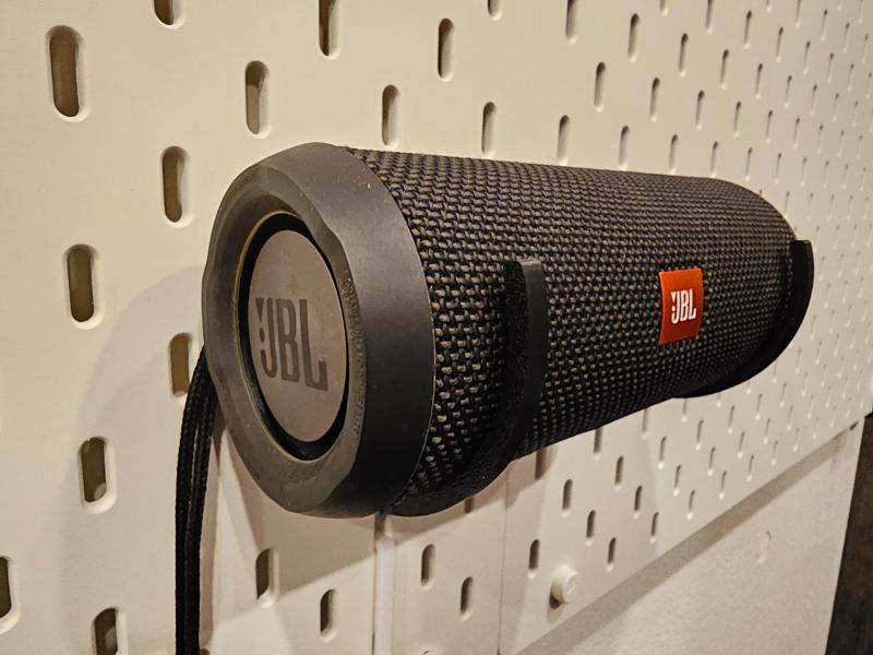 Skadis JBL flip speaker holder