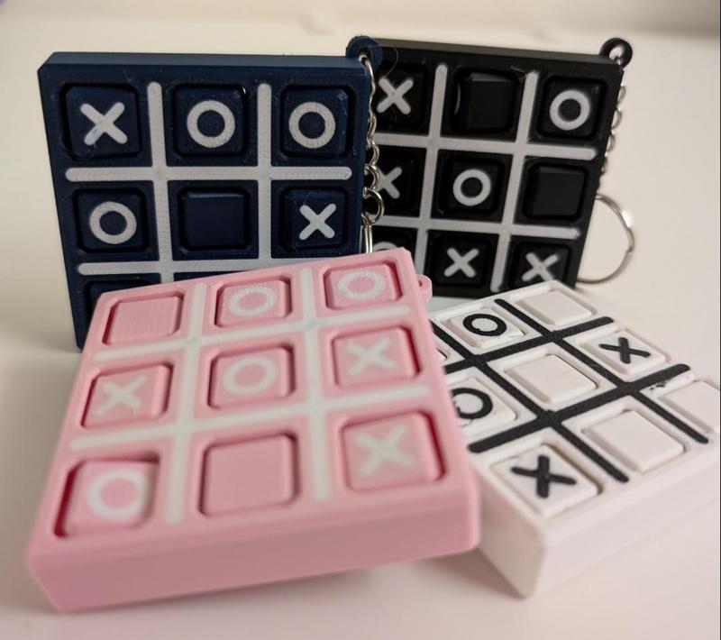 Tic Tac Toe keychain