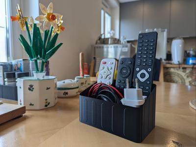 Chaos Containment (Holder for 3 Remotes)