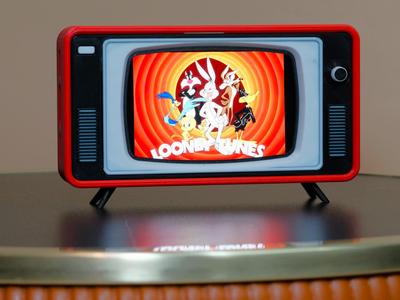 Retro TV Smartphone Stand