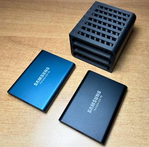 Samsung Portable SSD T5 drive slot