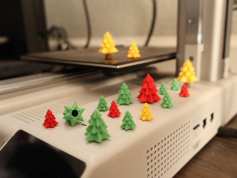 Tiny Christmas Tree - Scalable 3mm - ∞