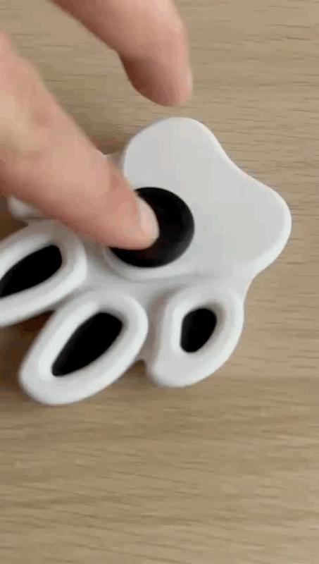 Fidget spinner dogs paw