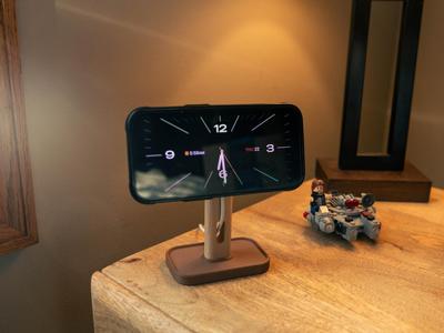 MagSafe iPhone Stand