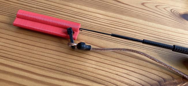 Halter für Drahtantennen am SOTABEAMS Carbon 6