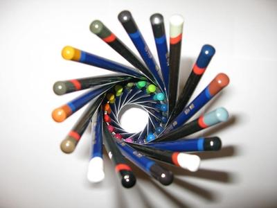 Hyperboloid pencil holder