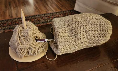 Rotating Yarn Holder