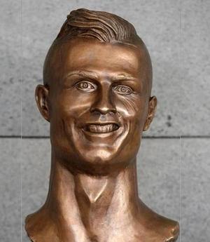 Christiano Ronaldo Statue