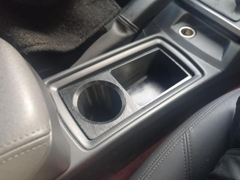 Volvo c30 cup holder