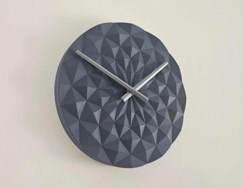Wall clock: Geometric quadrangle style