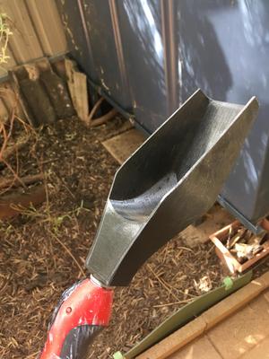 Gutter cleaning tool