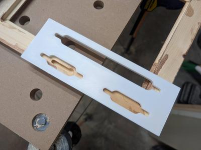 Picture-Hanging Keyhole Template