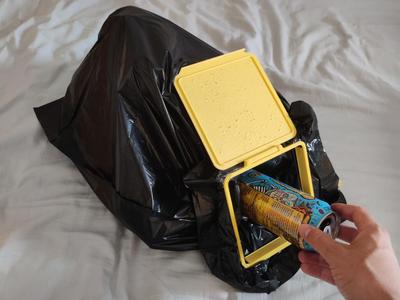 Reusable Trash bag Lid Make your trashbag closable