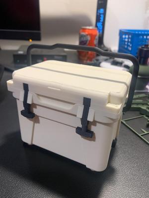 Yeti 20L Cooler Replica 1/4 Scale
