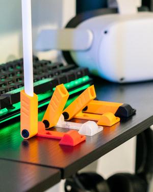 S02 Articulated Apple Pencil Stand