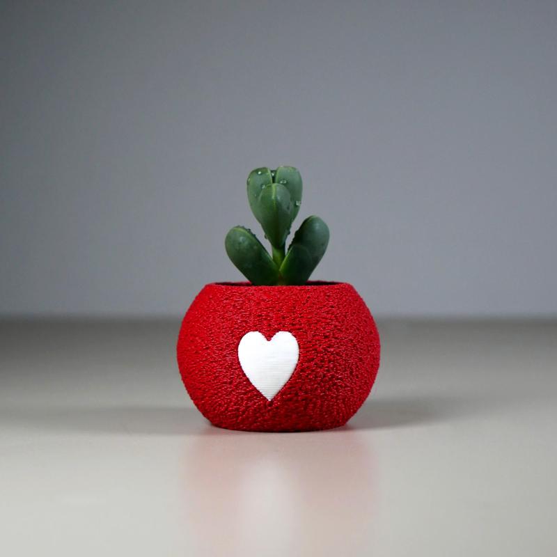 Tiny Valentine pot.stl