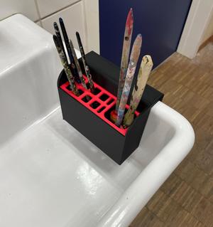 Brush Cleaning Stand - Painting in the Workshop