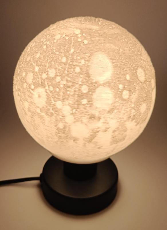 Pluto Desk Lamp