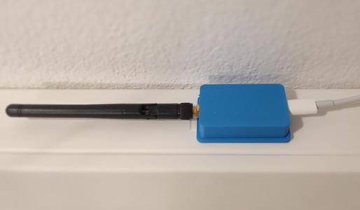 Customizable Minimal Wemos Antenna Case + Holder