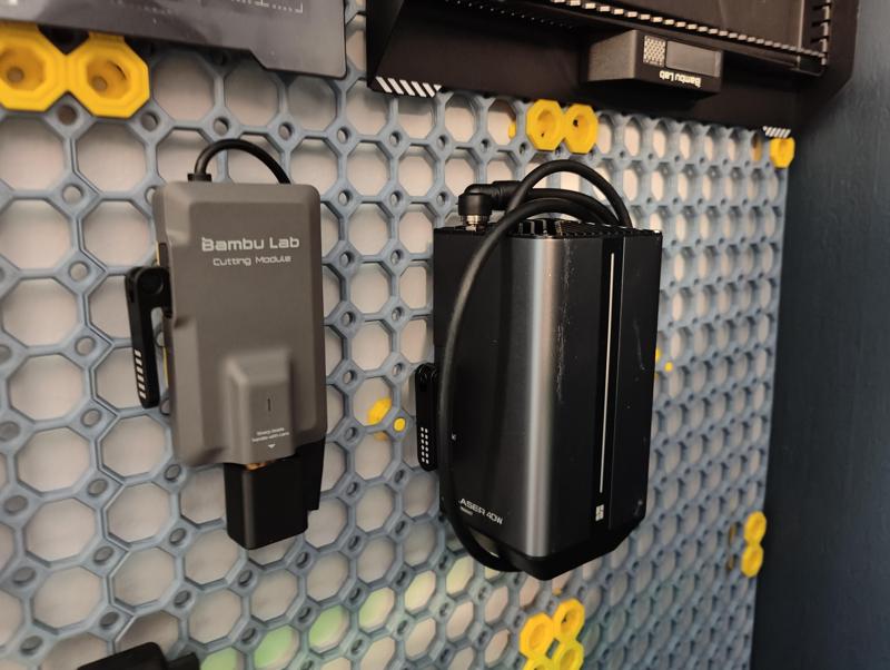 Multiboard H2D Module Hanger