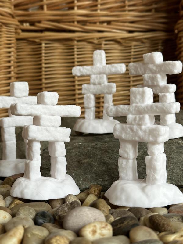 25 Inukshuks