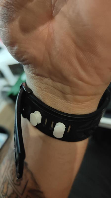 Wrist watch strap retainer clip