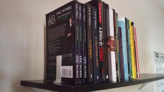 Simple Book Stand