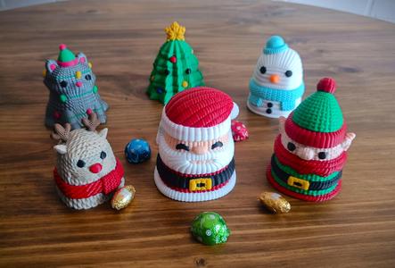 Christmas multicolor knitted containers - Not needed supports