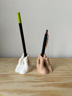 Italian "What do you want?" hand gesture pen/pencil holder - Pen/pencil holder with the Italian gesture "What do you want?"
