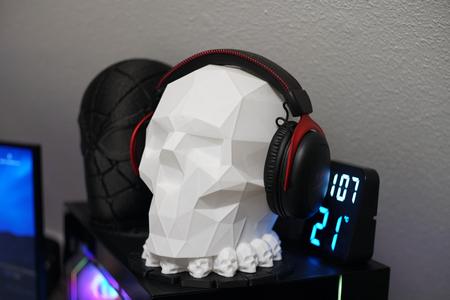 Skull LowPoly Headset stand