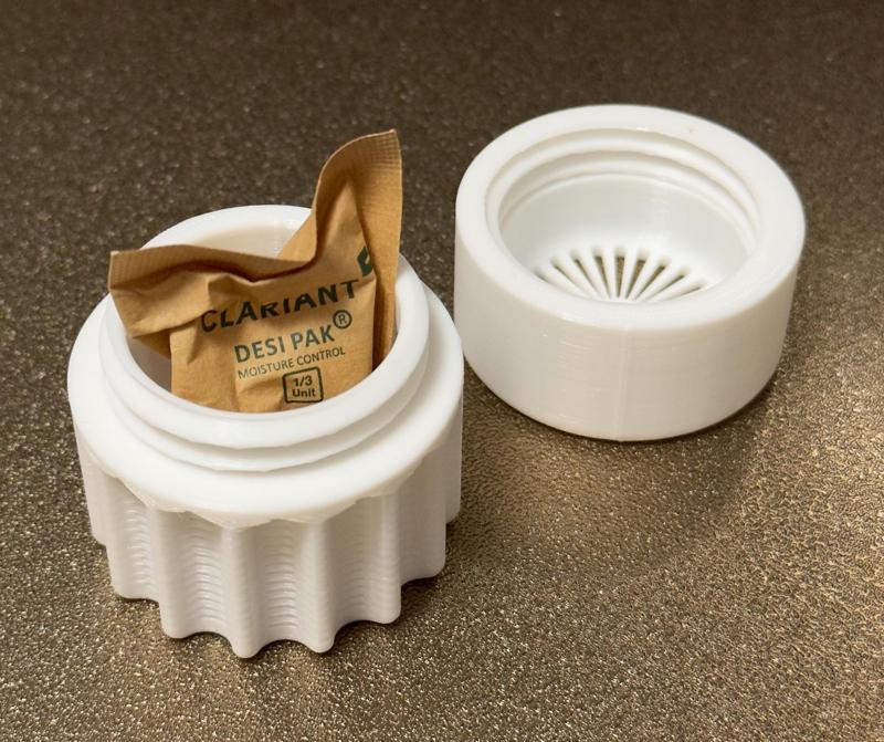 Silica gel bead drying box for insertion into Bambu Lab filament spools