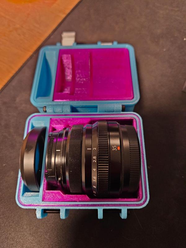 Fujinon XF 35mm F/2 WR Rugged Box