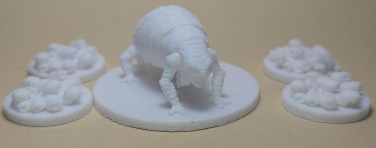 Rot Grub Queen and Rot Grub Swarms (DND / TTRPG)
