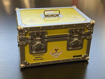 1:8 BTTF DeLorean plutonium case latches