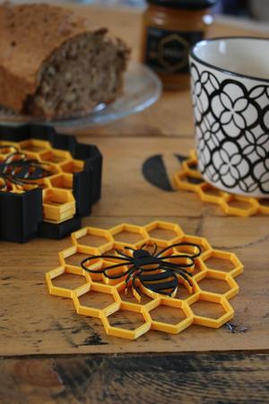 Bee Coaster
