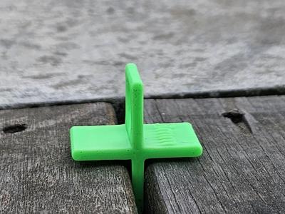 Wood decking spacer 2,5 - 4mm