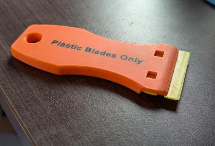 Plastic Razor Handle - multicolor