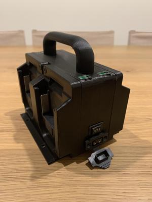 Makita Power Station - Type A & C Fast Charging, Quick connect for 120V AC Power