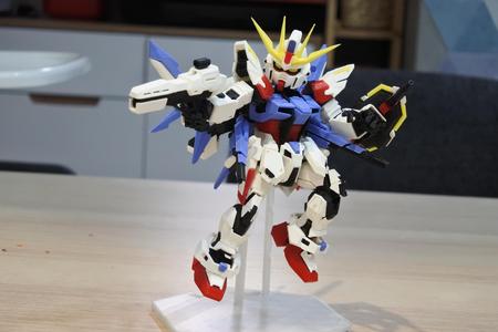 Build Strike Gundam (Full Package)