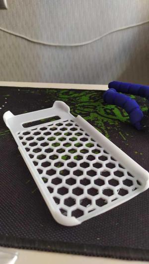 Samsung galaxy s10+ honeycomb case