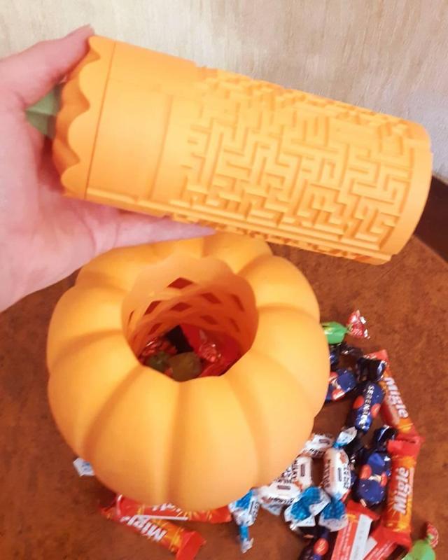 Pumpkin Maze - solve for candy!
