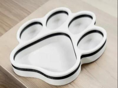 Paw-shaped tray