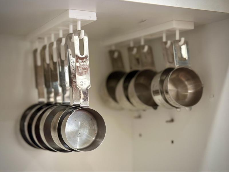 Sliding Measuring Cup Rack 