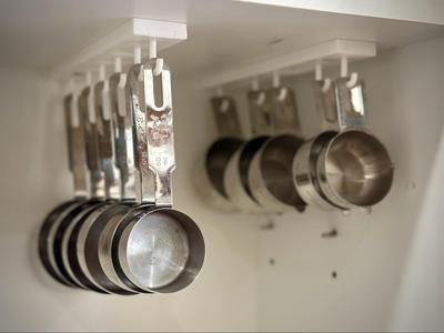 Sliding Measuring Cup Rack 