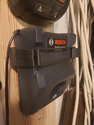 Bosch GAL 12V-40 Holder - fast removal