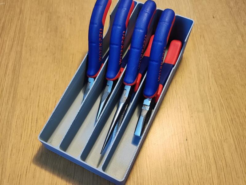 Gridfinity bin for small pliers
