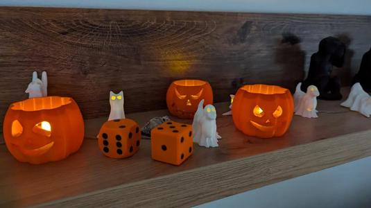 Halloween dice, two versions