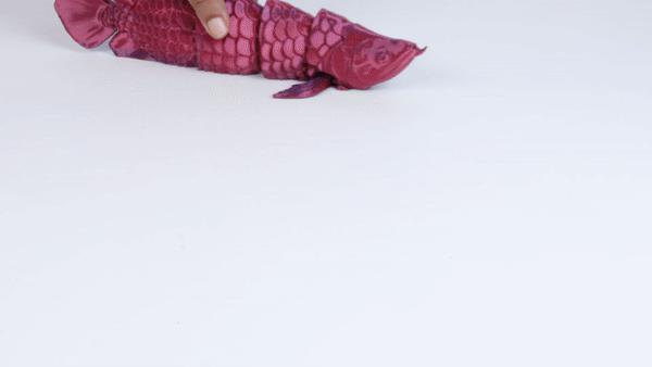 ARTICULATED AROWANA FISH LUCKY CHARM WIGGLE PET ARTICULATED DRAGON FISH