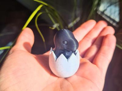 Tiny Hatchling Desk Buddy – Cute Baby Dino NoAMS
