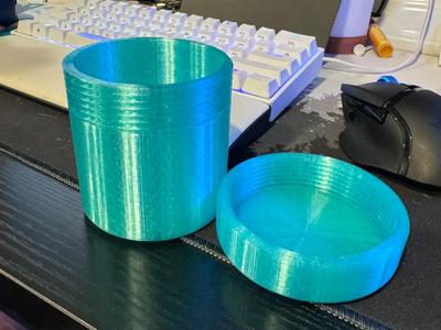 Simple Screw-Top Storage Container
